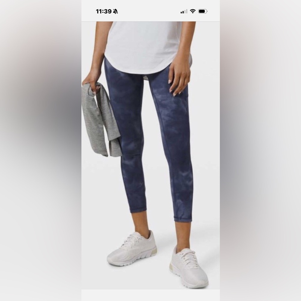 Lululemon diamond dye navy blue leggings size 6tall, GUC!